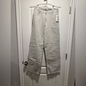 184- Refuge denim wide leg off white/light gray jeans